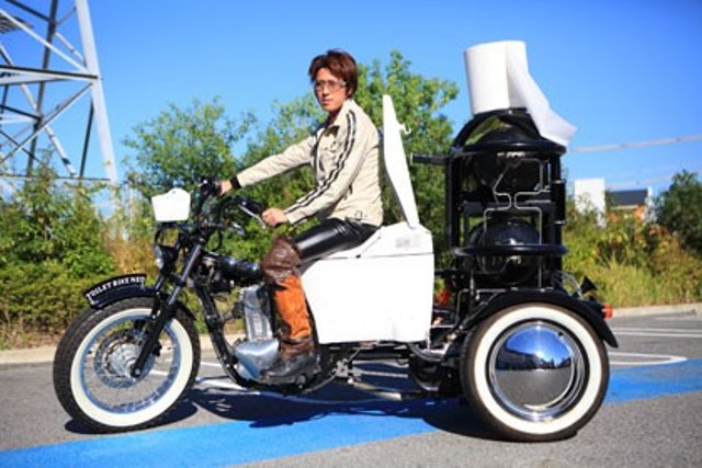 Японцы продемонстрировали навозный мотоцикл